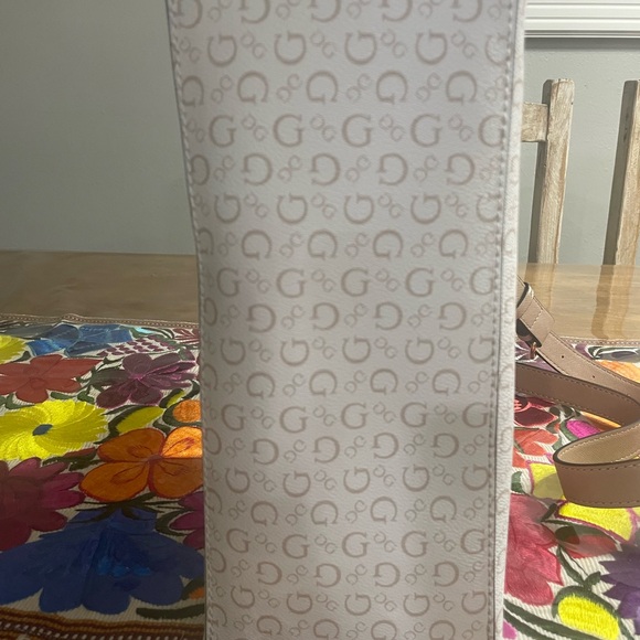 Guess Purse
NWT - Picture 4 of 9